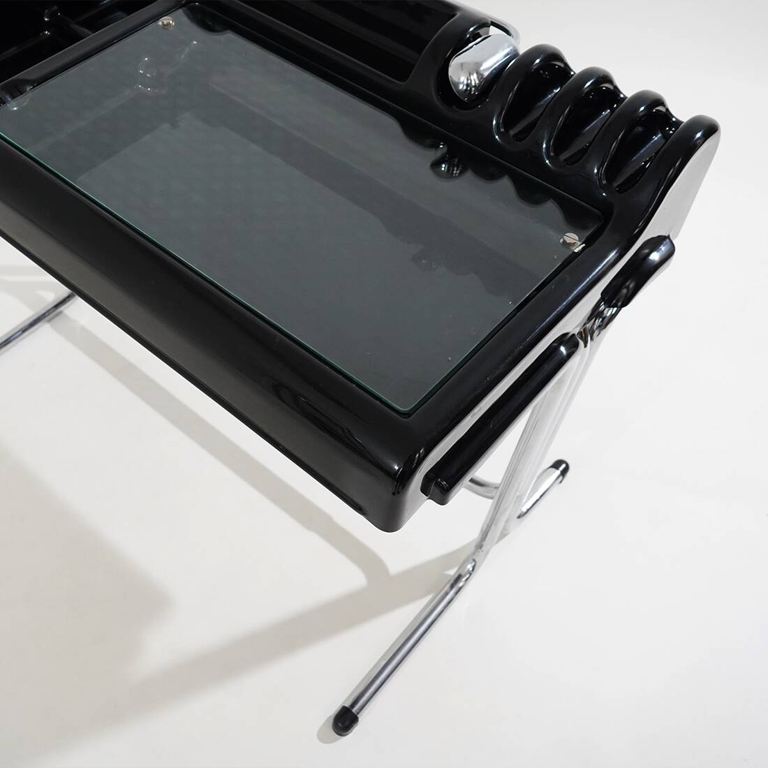 Desk with lamp by Vittorio Parigi and Nani Prina for Molteni, 1970s