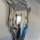 Venetian mirror with geometric shape