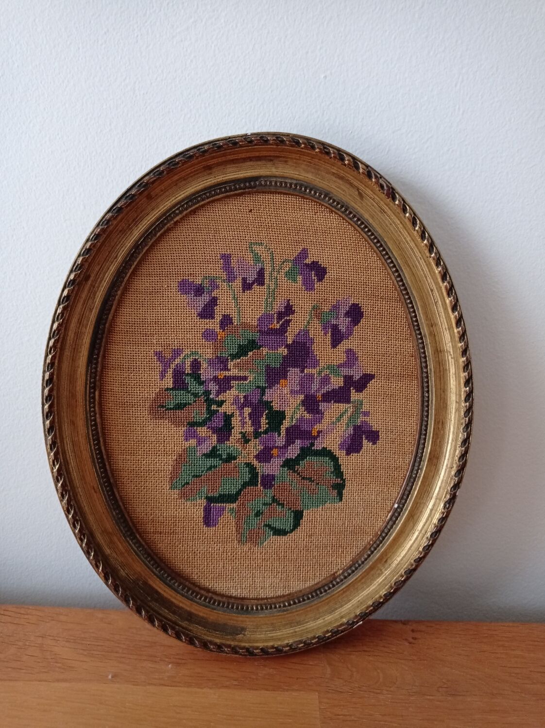 Vintage floral pattern canvas