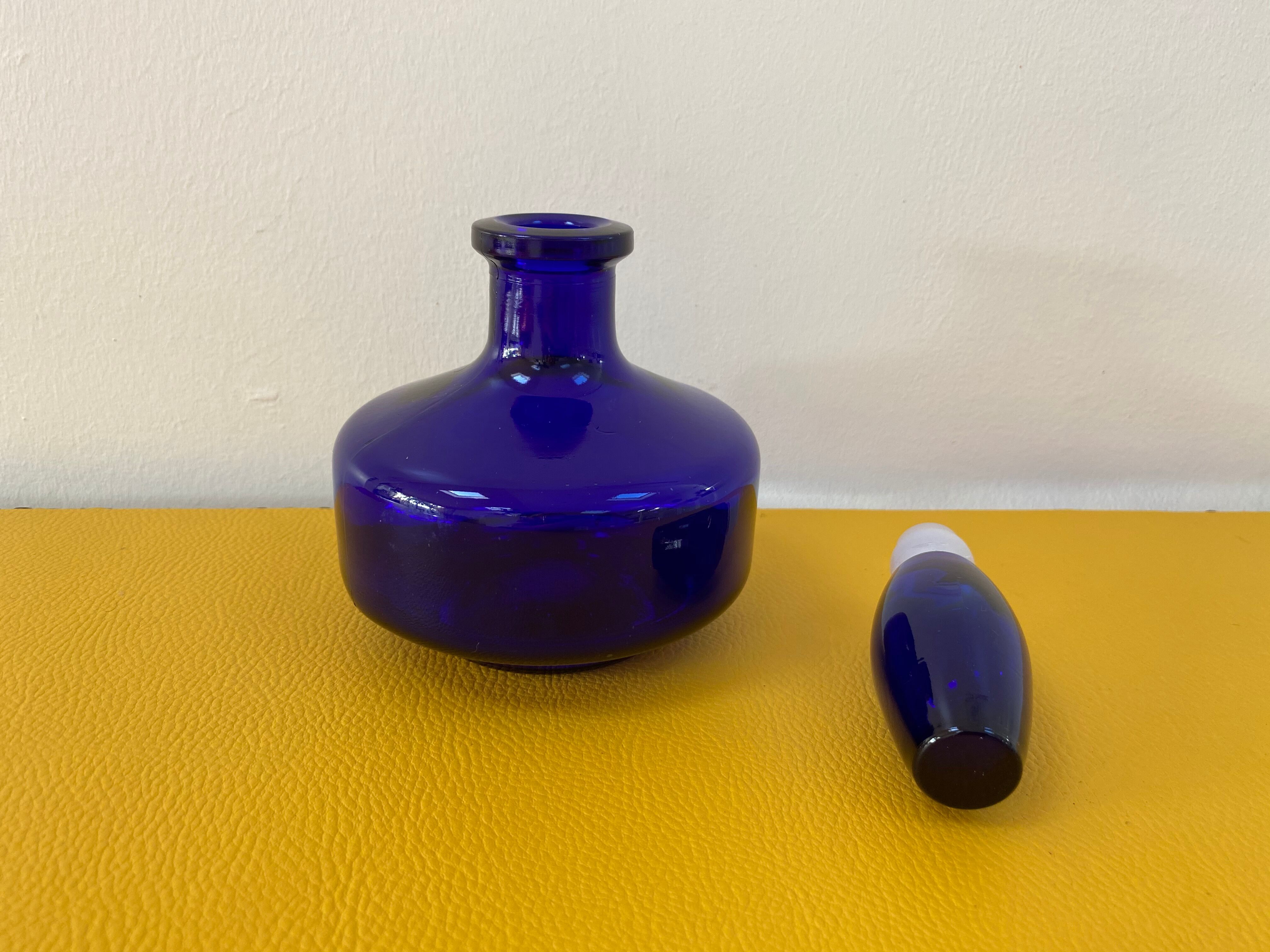 Cobalt blue glass soliflore vase