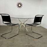 Venice model round dining table from Madelia by Paris Altuglas foot