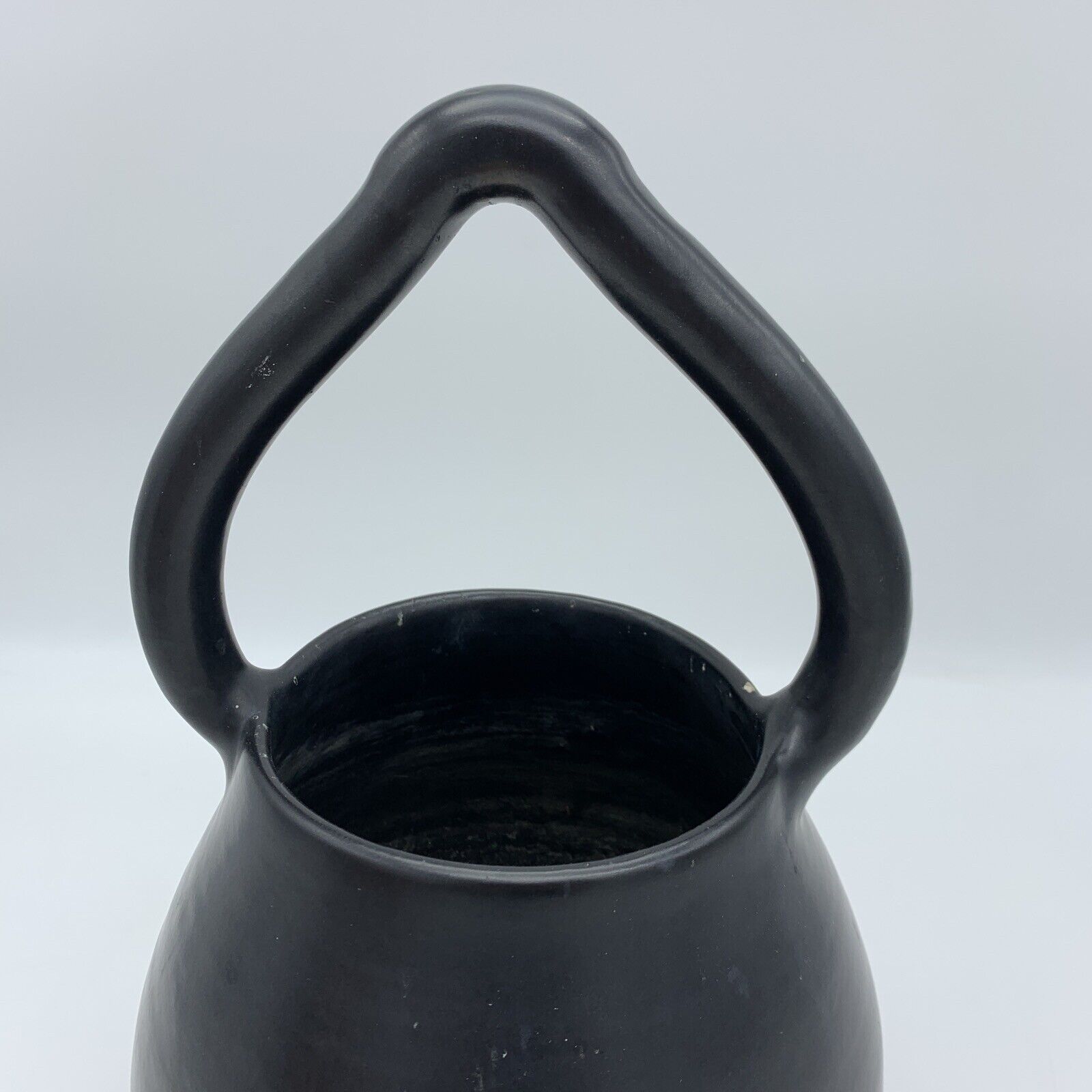 Vase Cache pot to hang handle in black ceramic