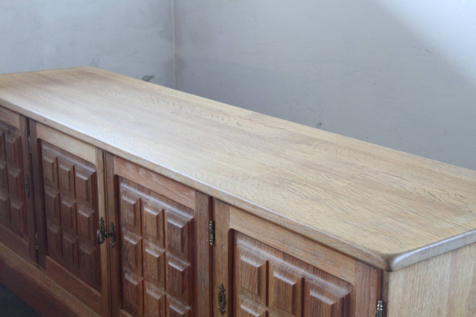 Vintage 1960/70s Danish Brutalist Light Oak Low Sideboard / Crezenda