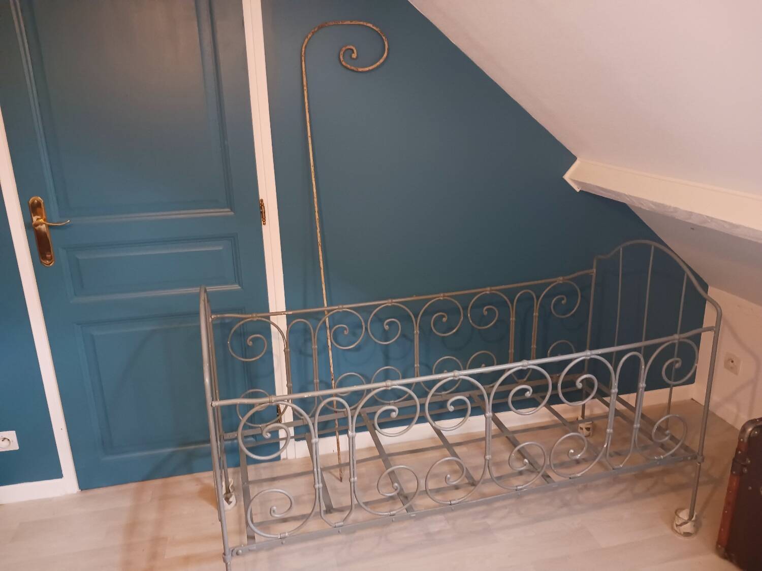 Wrought iron children's bed from the late 19th century.