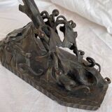 Daum Art Nouveau style lamp in wrought iron, unsigned