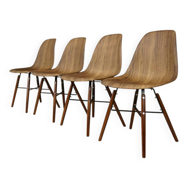 4 chaises en abs, bois et métal
