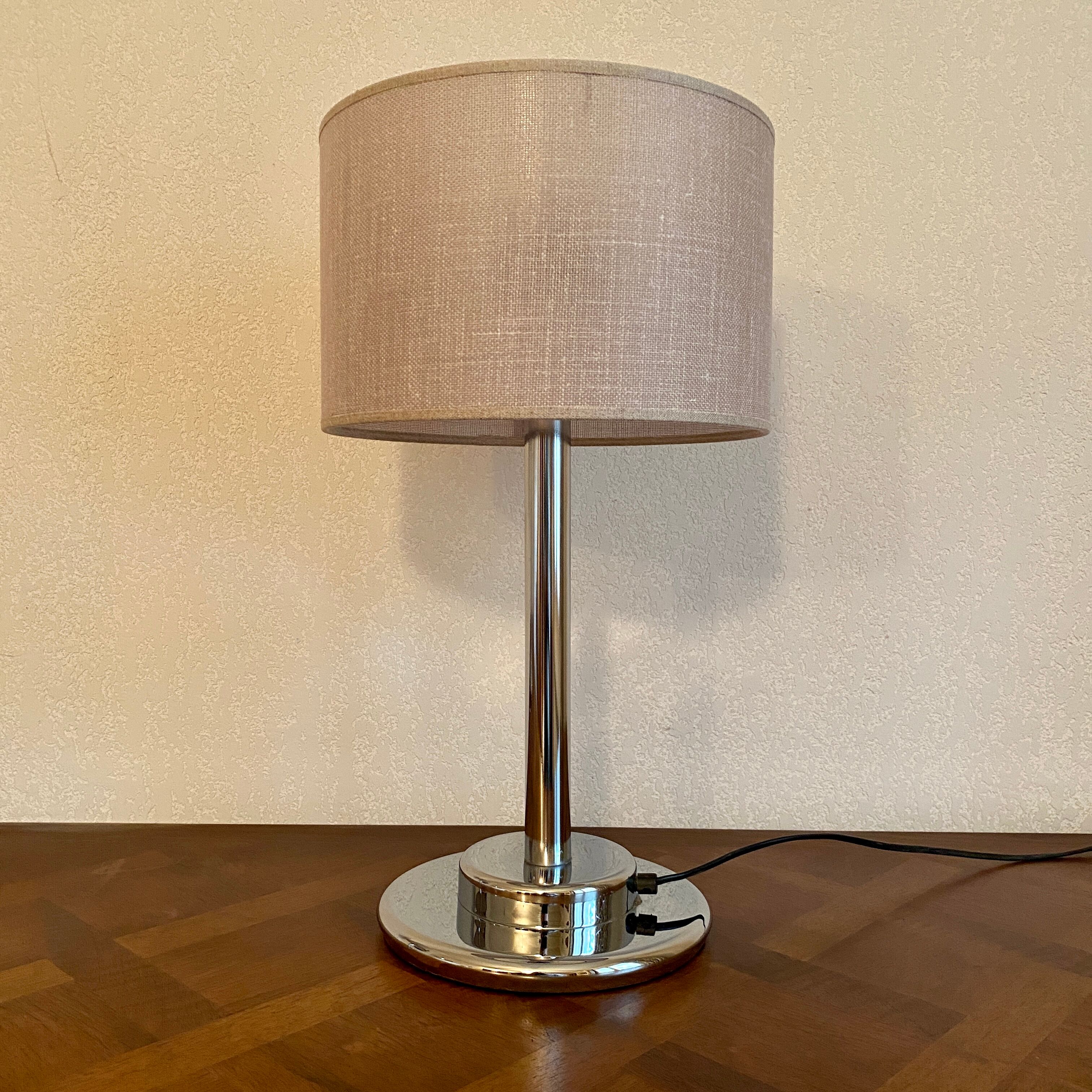 Paire de lampes  en métal chromé 1970