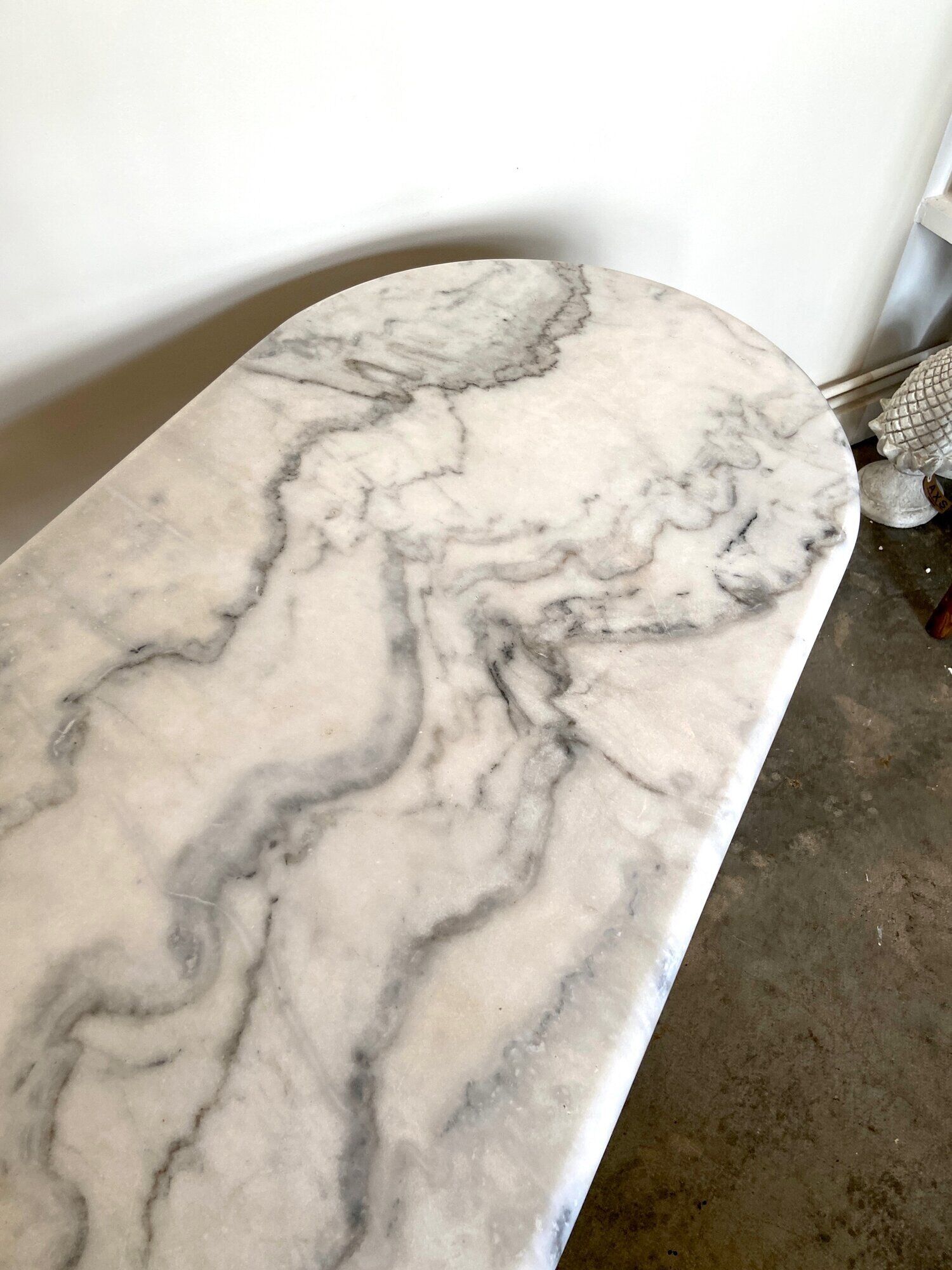 Bistro table in gray marble and cast iron