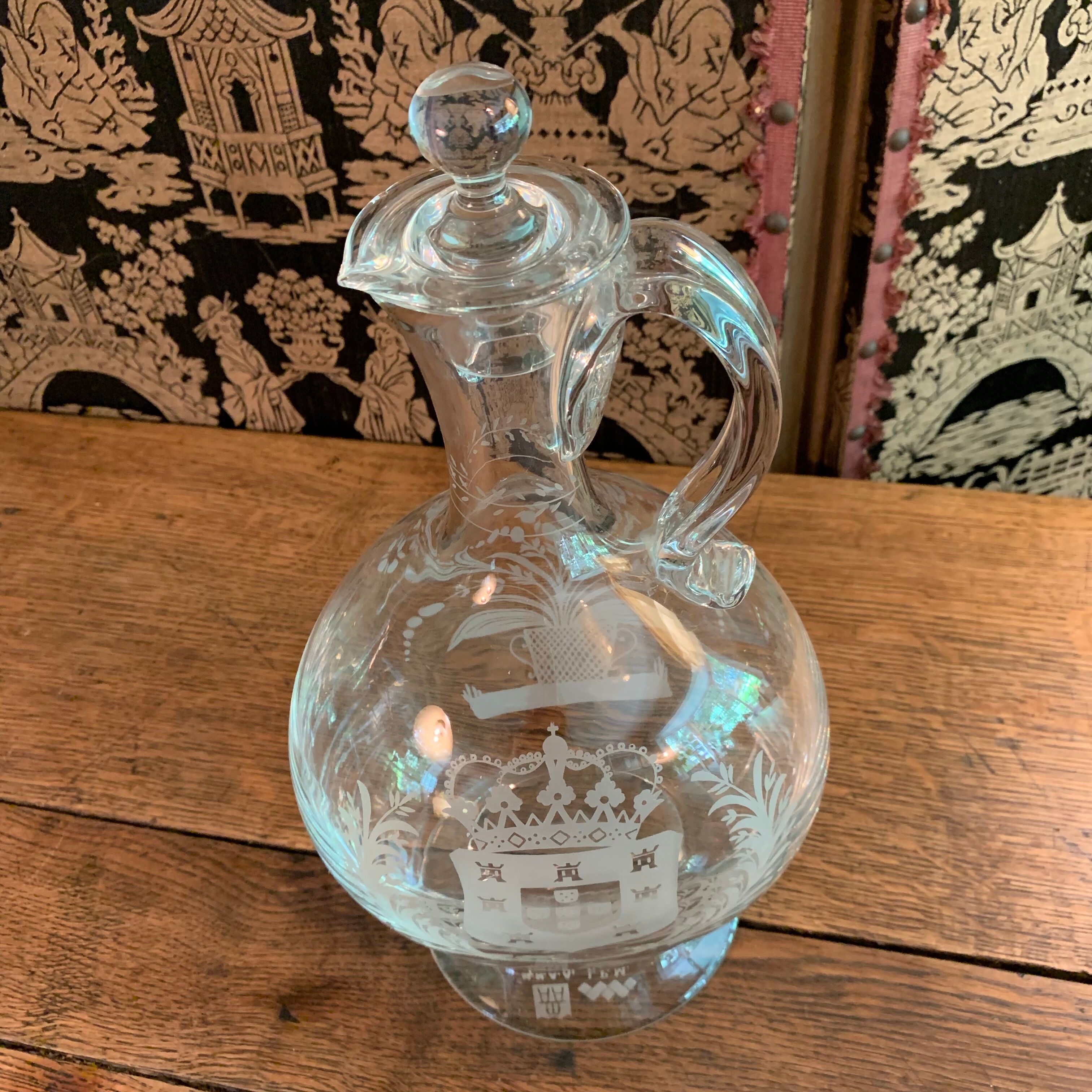 Carafe gravée aux armoiries du Portugal
