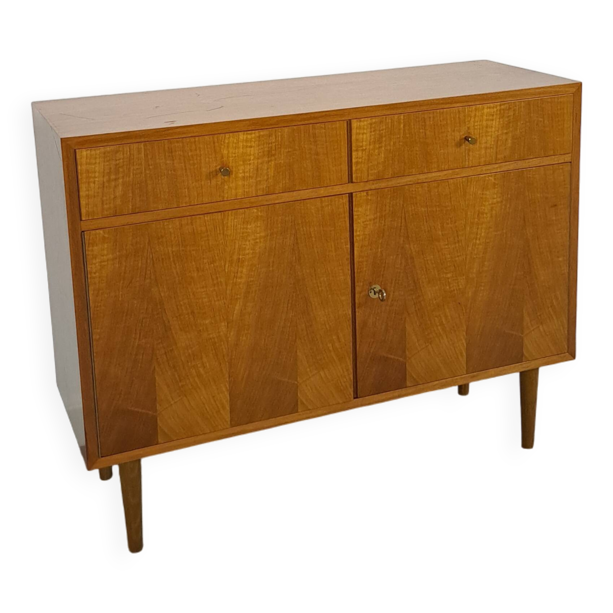 Meuble en placage avec tiroirs et pieds ronds en bois