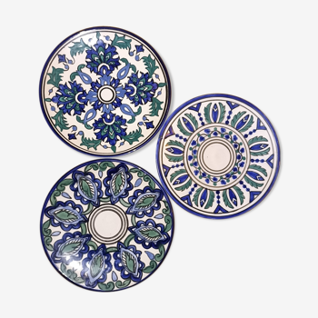 3 oriental decorative plates