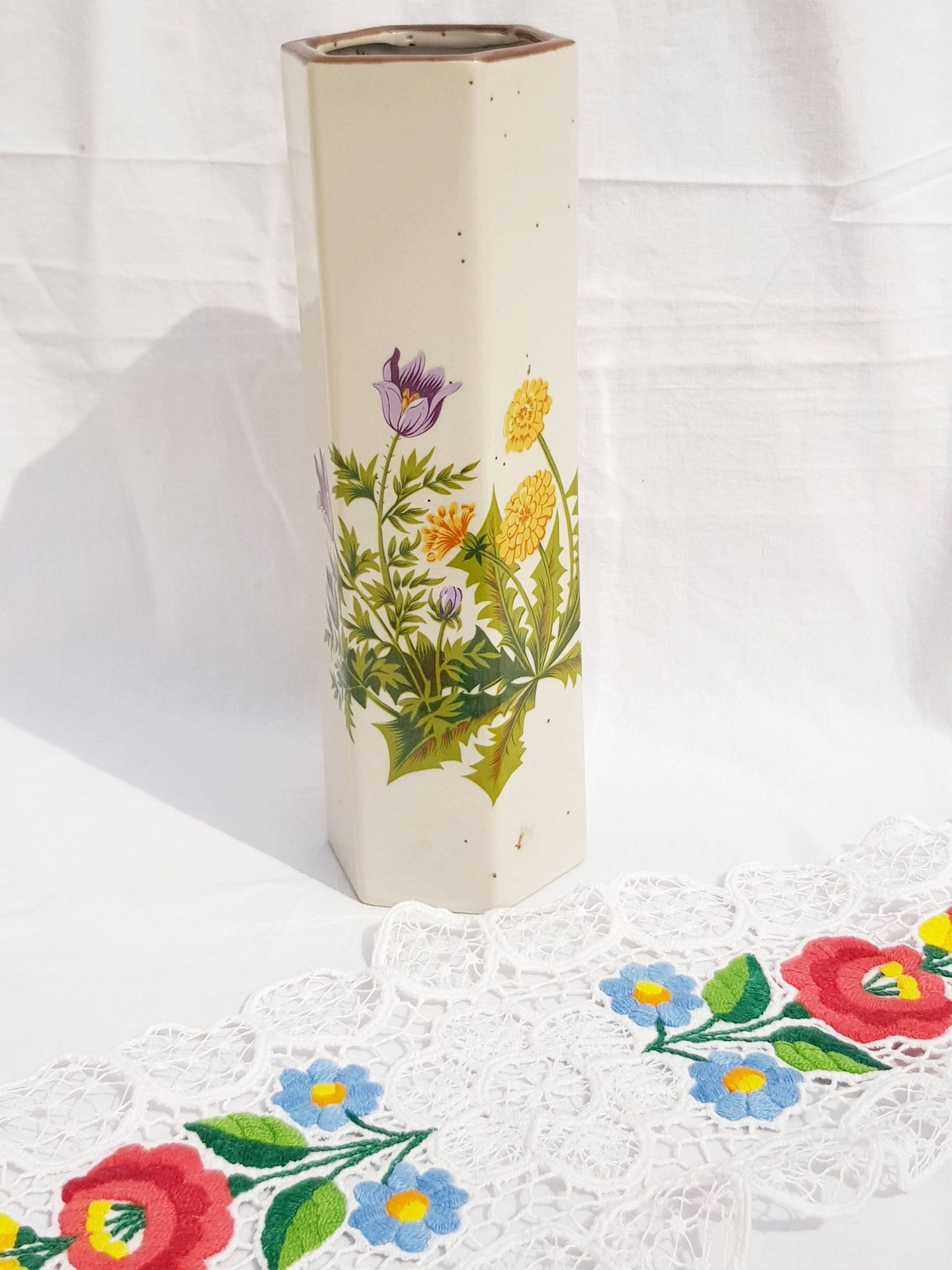 Vase motifs botaniques