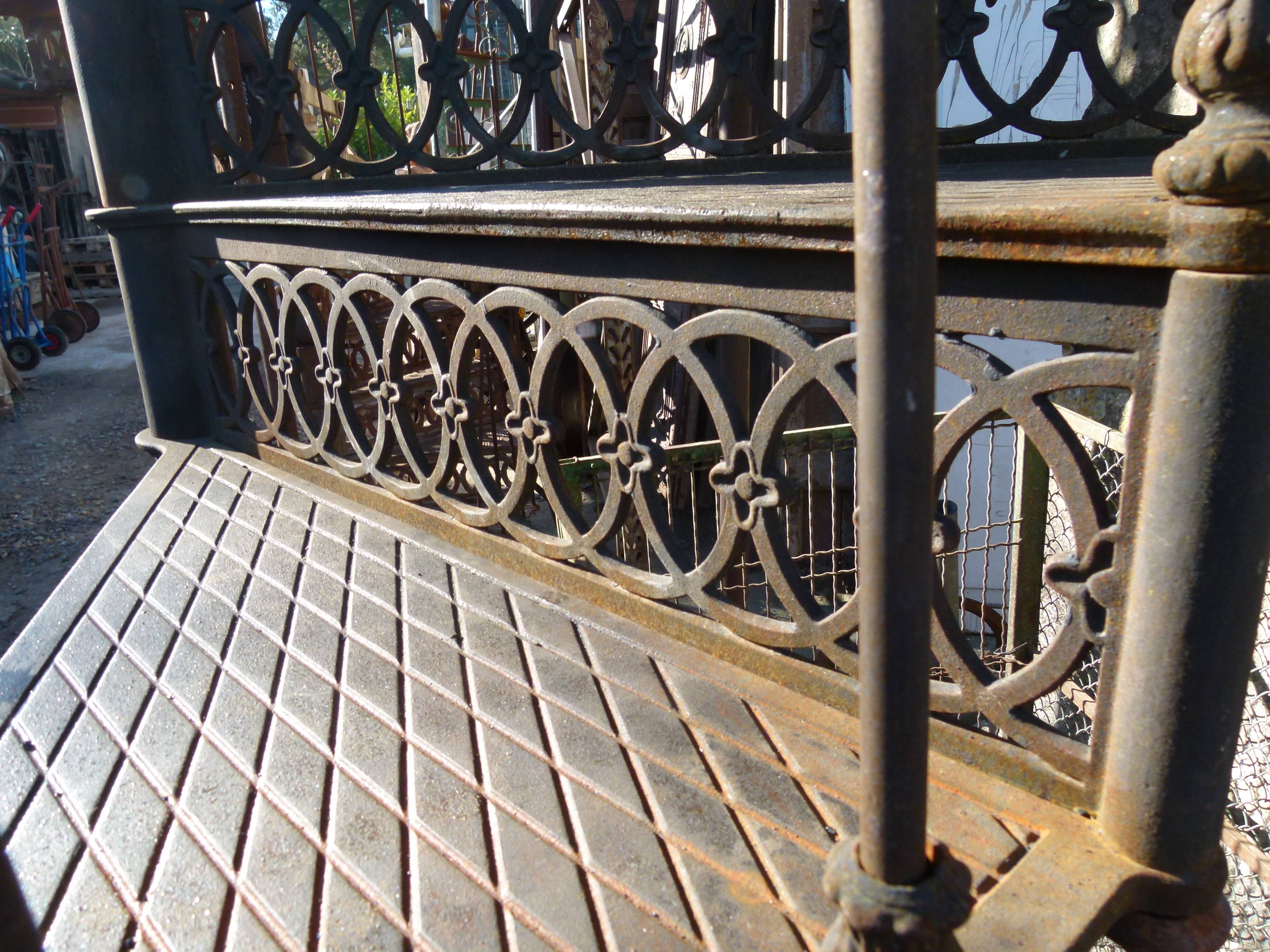 Spiral staircase in cast iron XXth