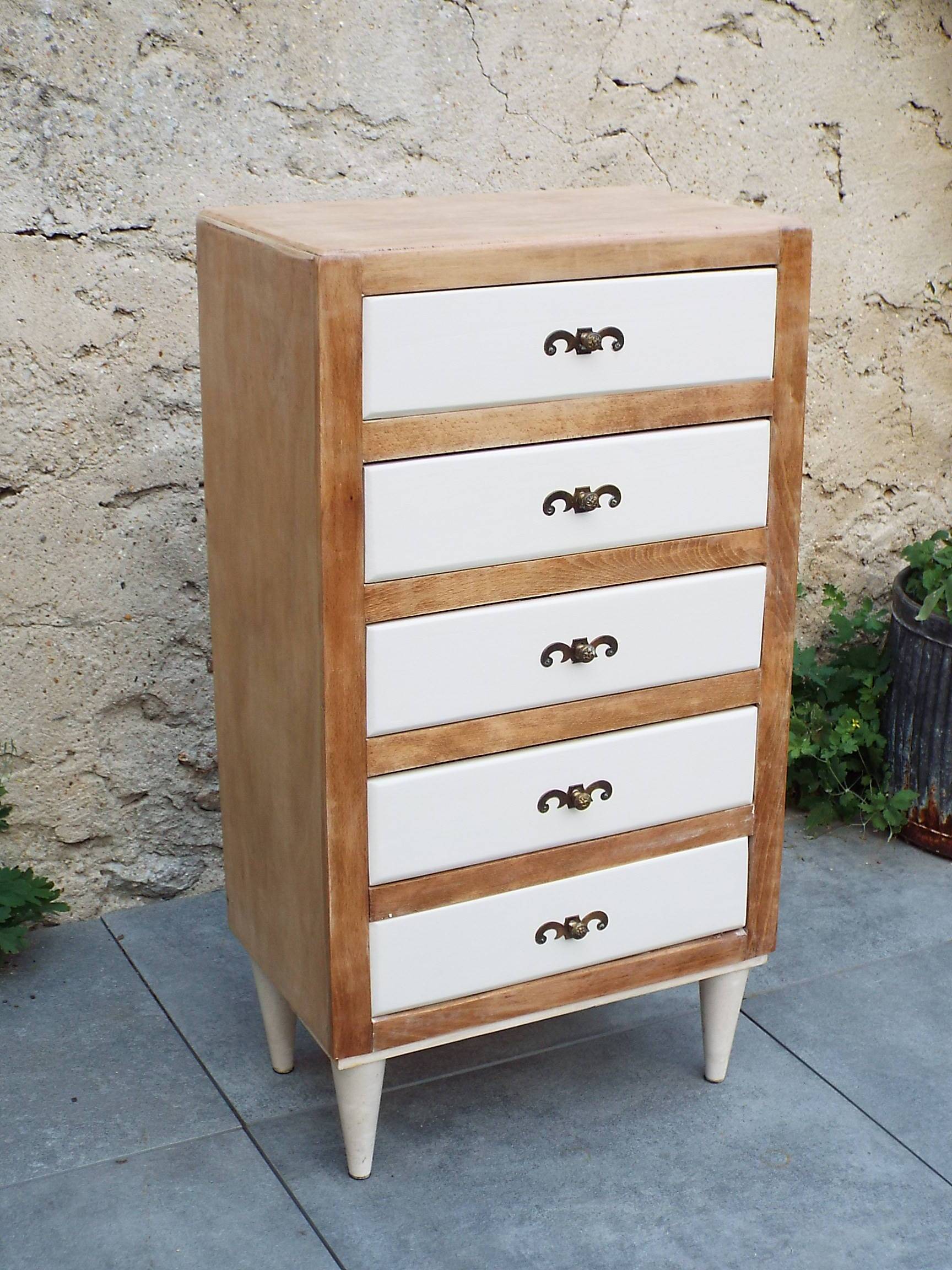 Chest of drawers with 5 drawers