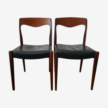 Pair of Scandinavian teak chairs by Niels O. Moller circa 1950