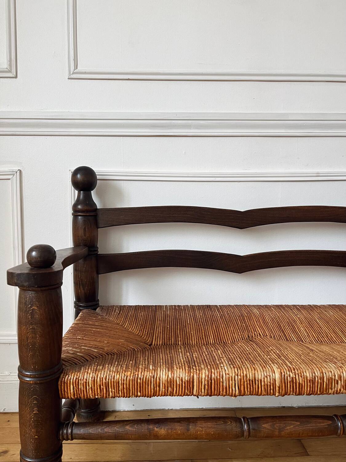Banc en bois et paille ancien