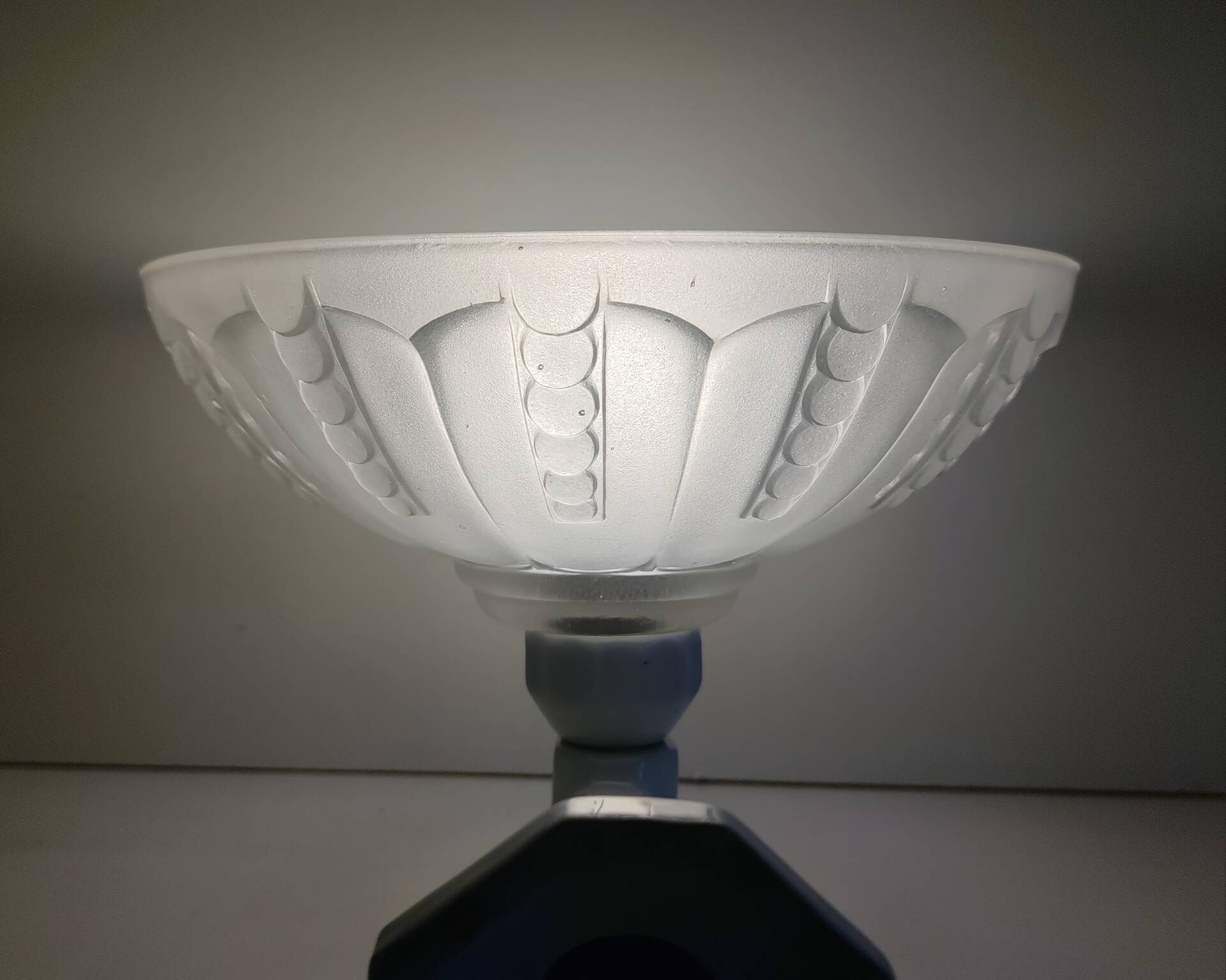 Art Deco wall light in porcelain and glass paste - 1930s/40s