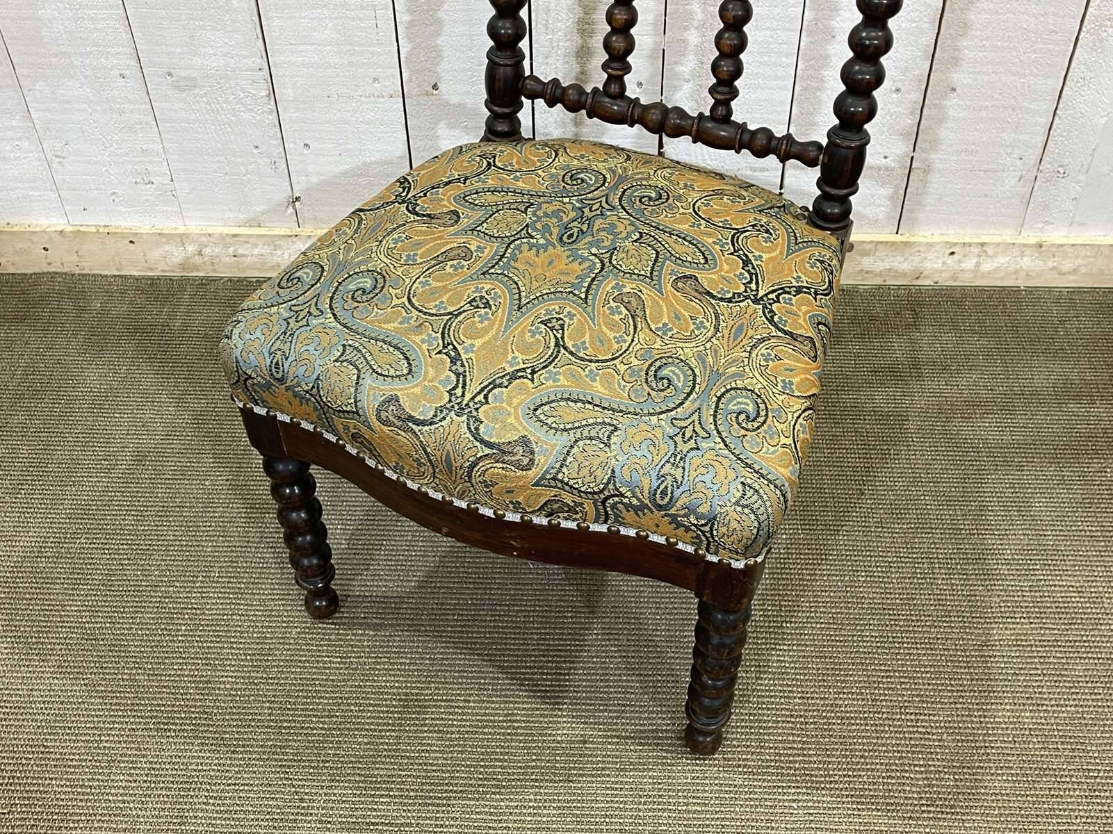 Chair in turned wood and rosewood veneer, early 20th century