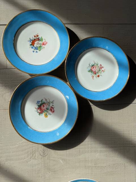 Service ancien de style Napoléon 3– 35 assiettes & pièces de présentation