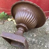 Antique Medici cast iron vase - Height 21 cm