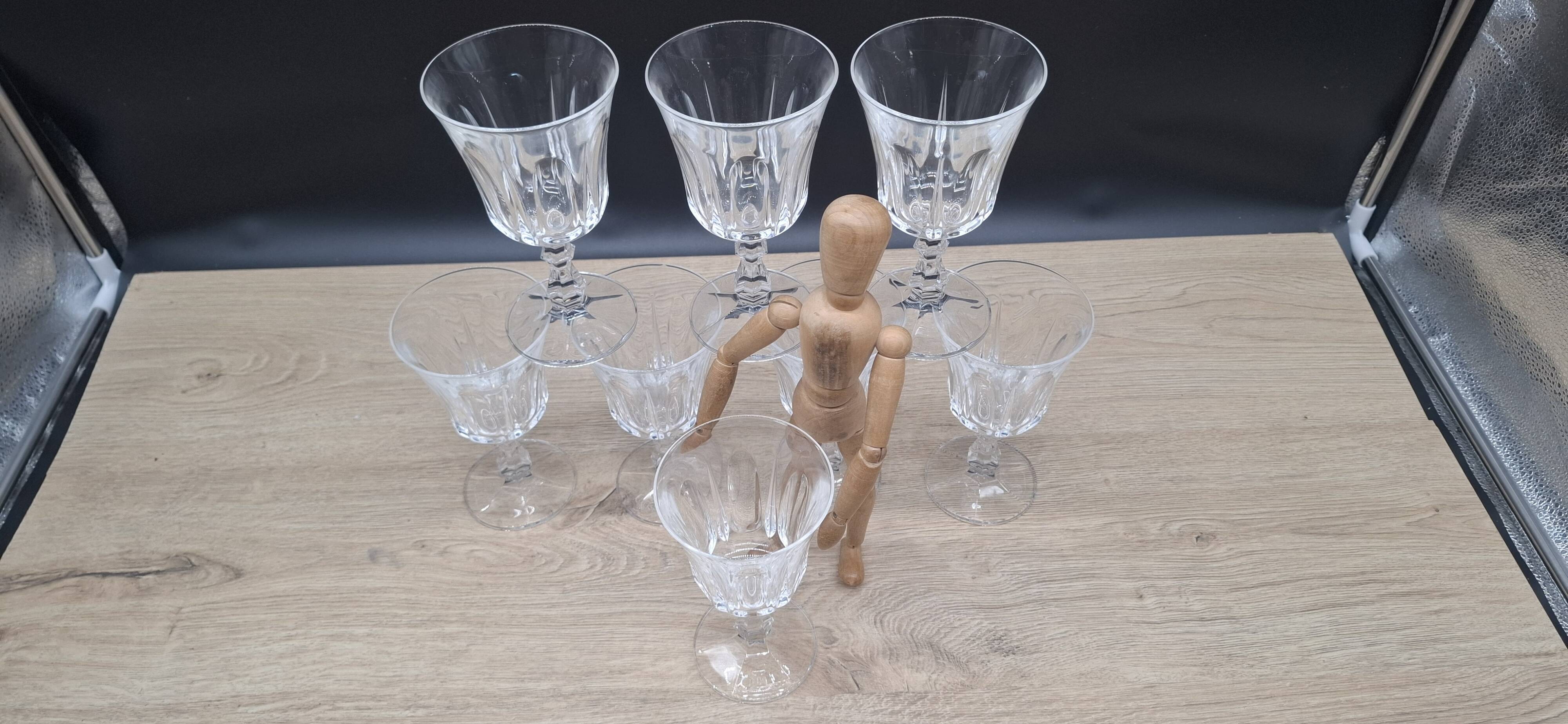Set of 8 large Baccarat Lauzun crystal wine glasses