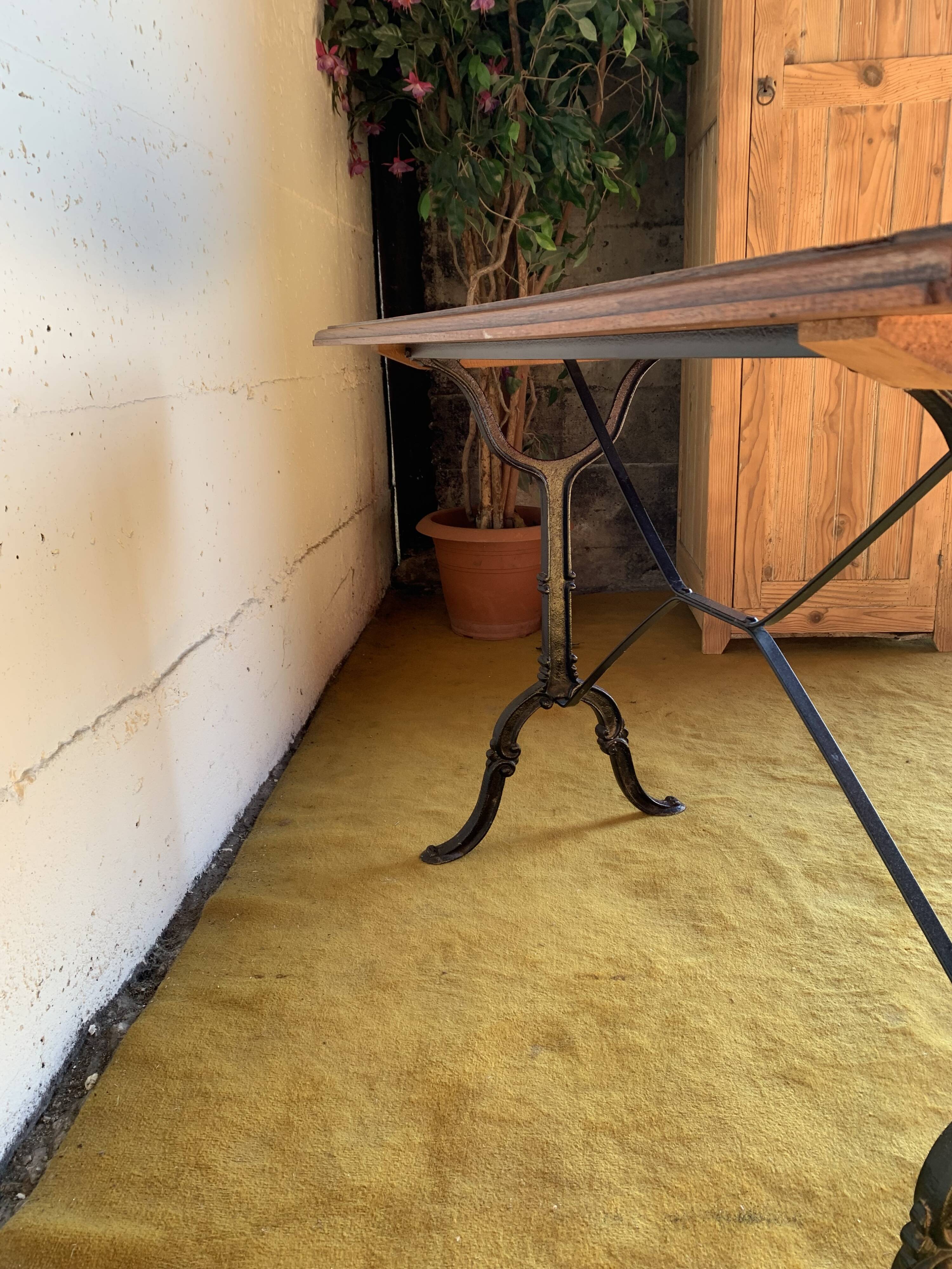 Bistro table for 4 people