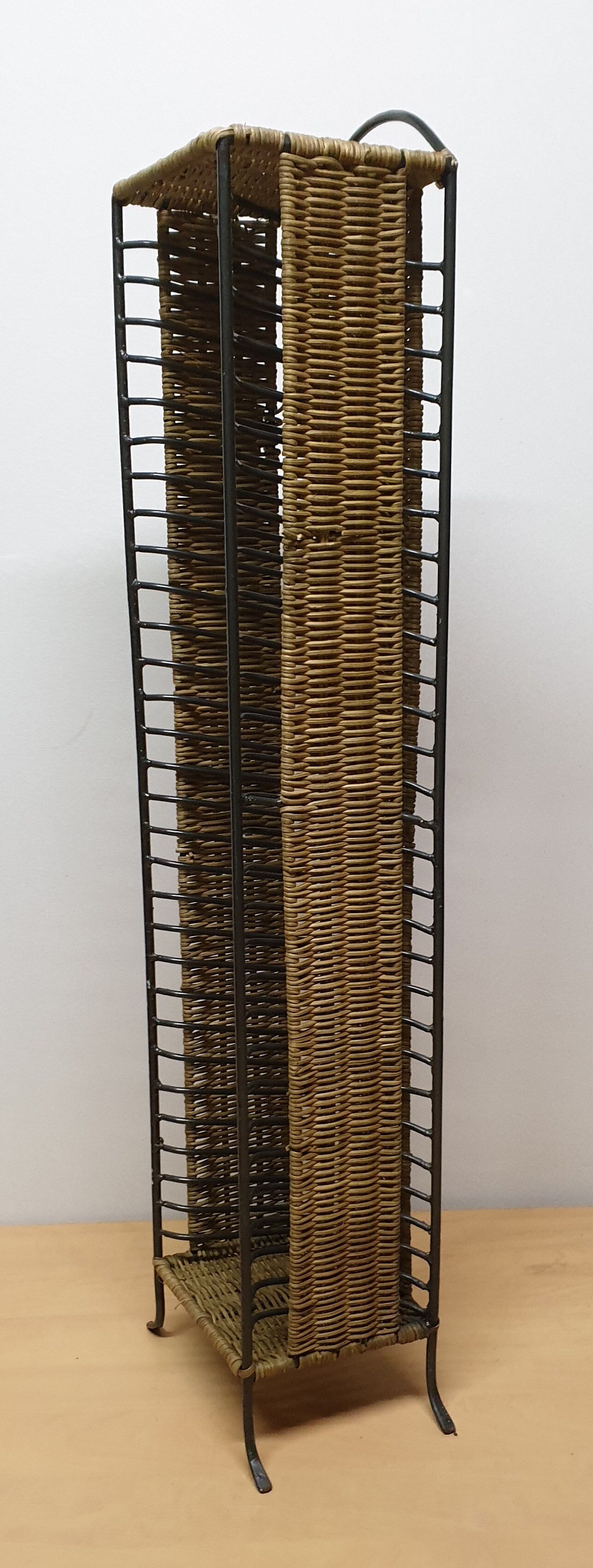 Range vintage cd metal and wicker