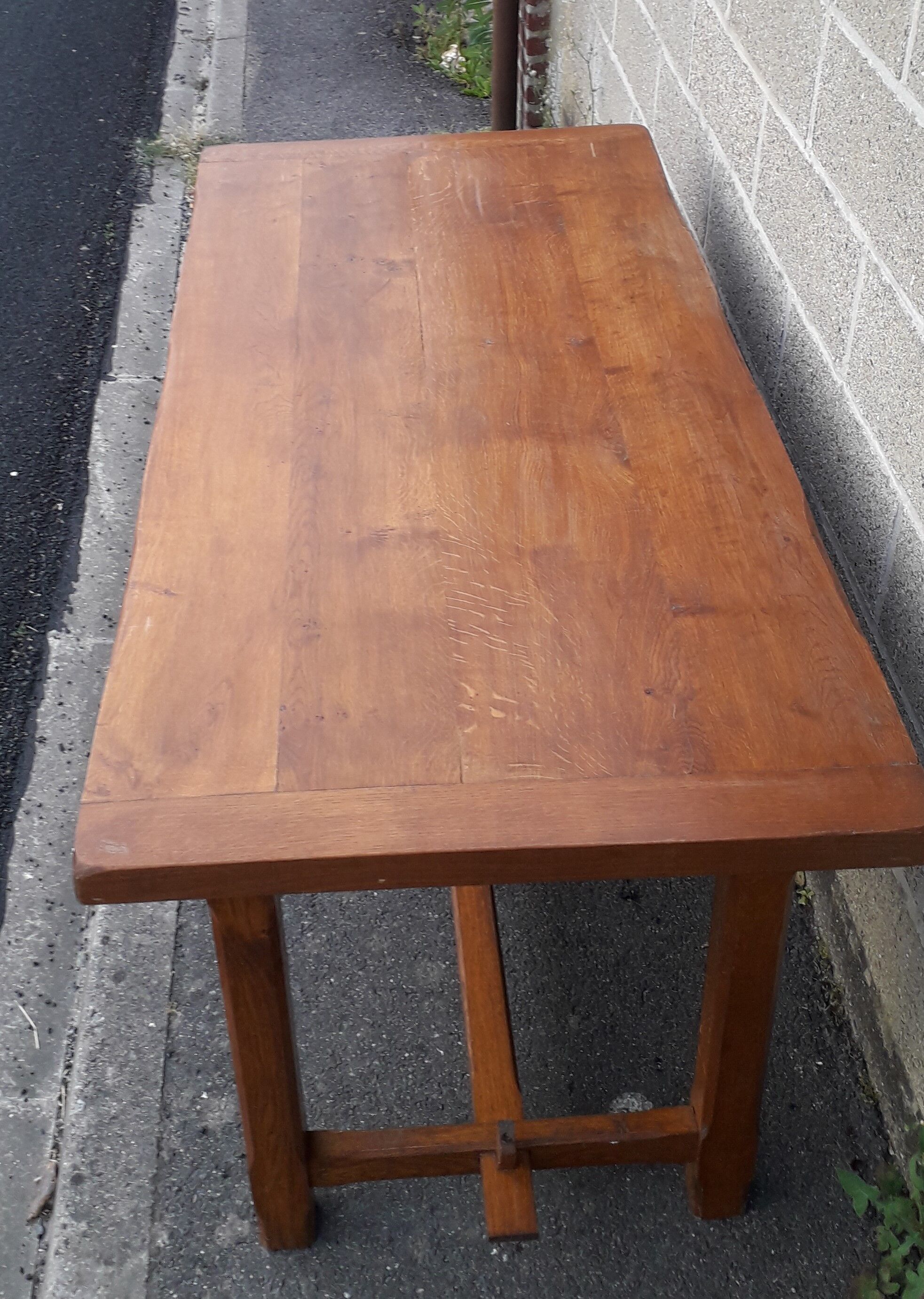 Farm table