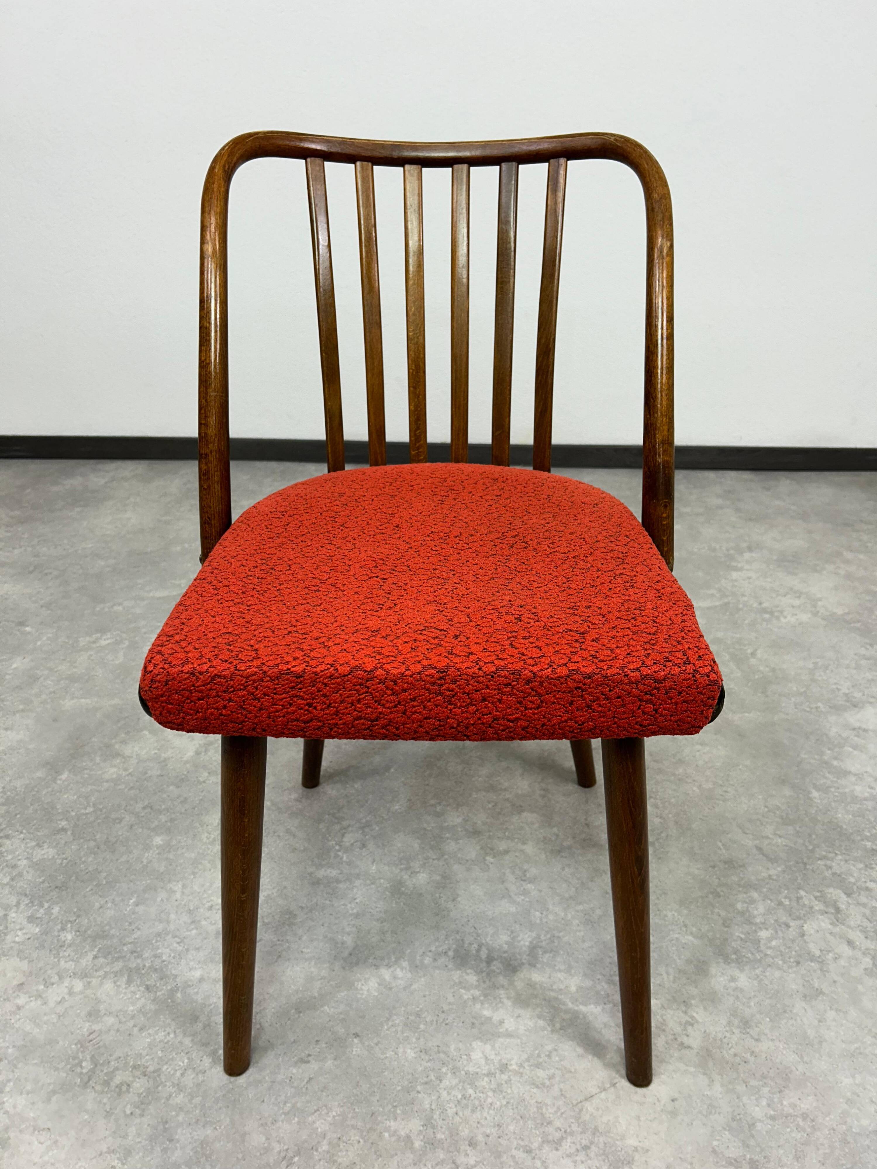 Set of 4 dining chairs by Antonín Šuman for TON