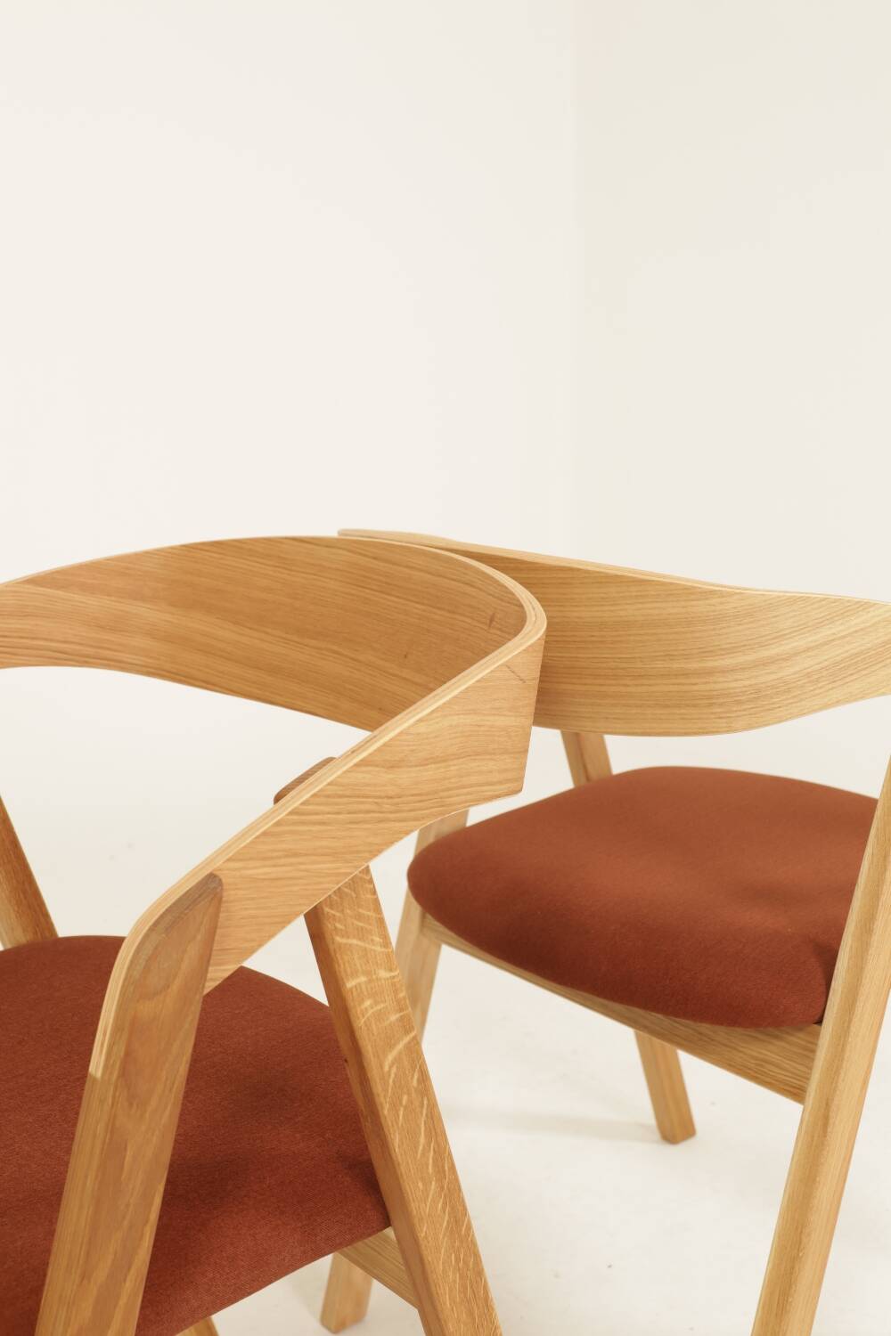 Set of 6 Dining Chairs – Natural Oak & Terracota Upholstery