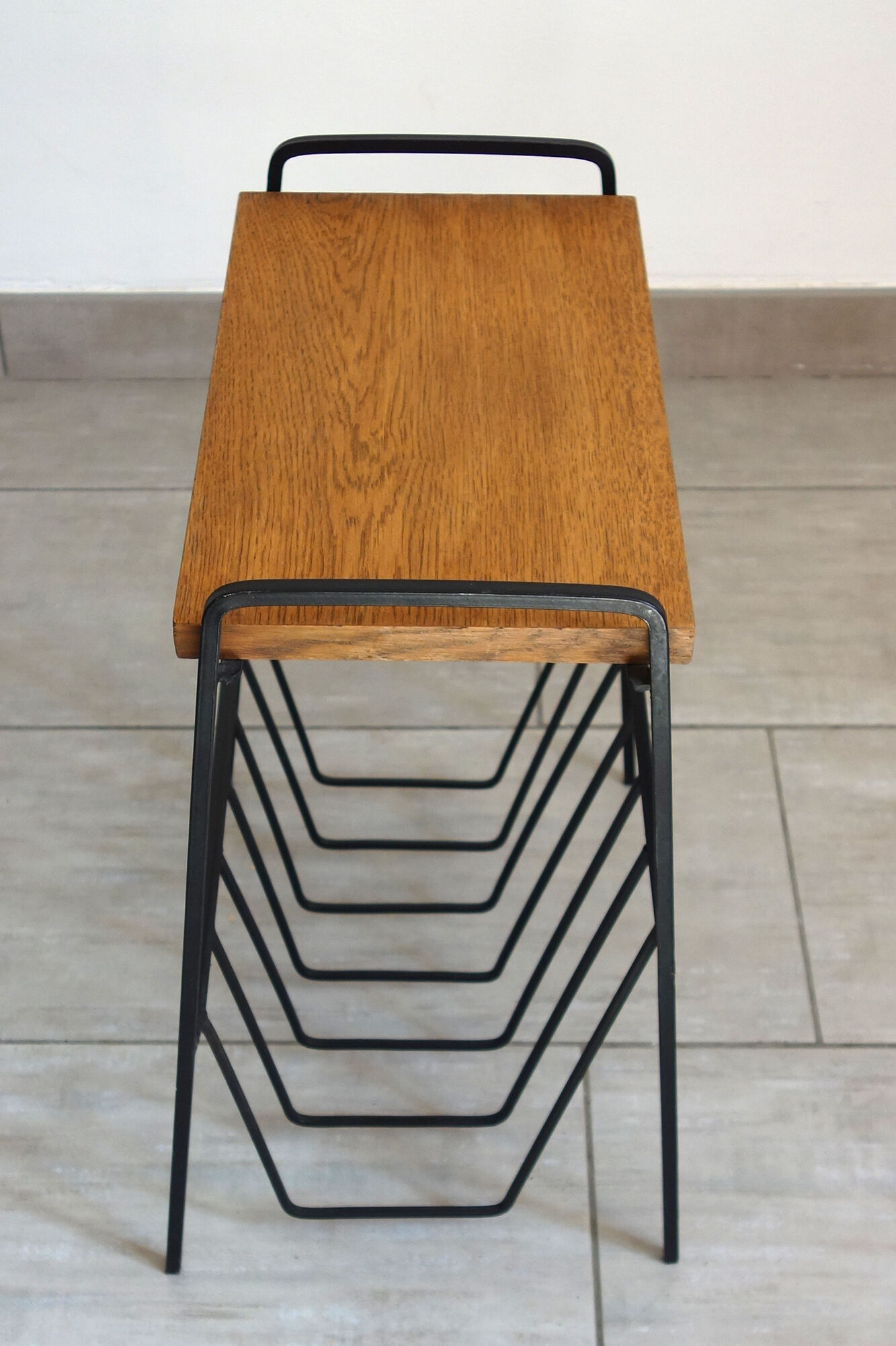 Porte revues en métal et bois vintage