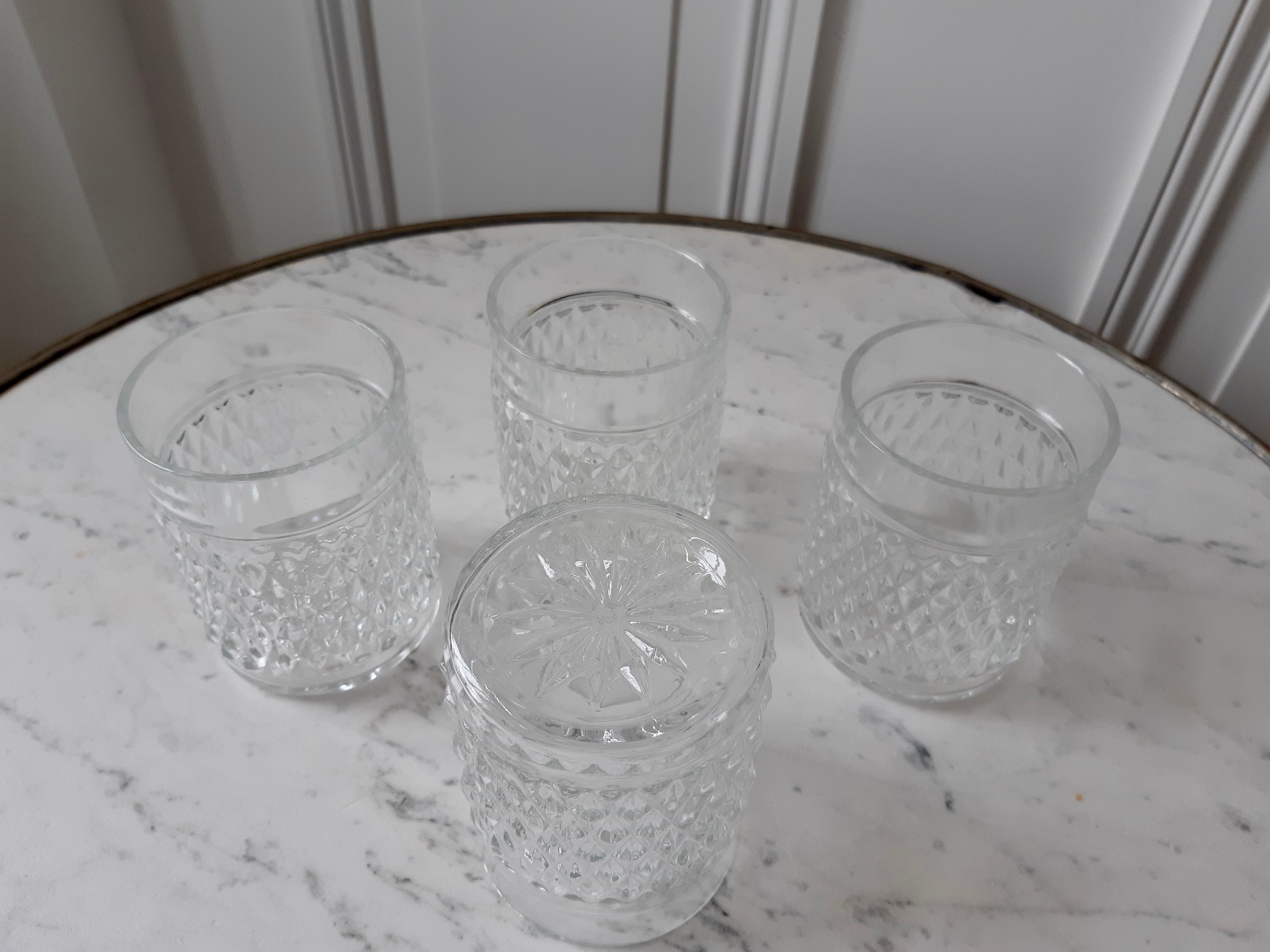 Whisky carafe and its 4 glasses 70s