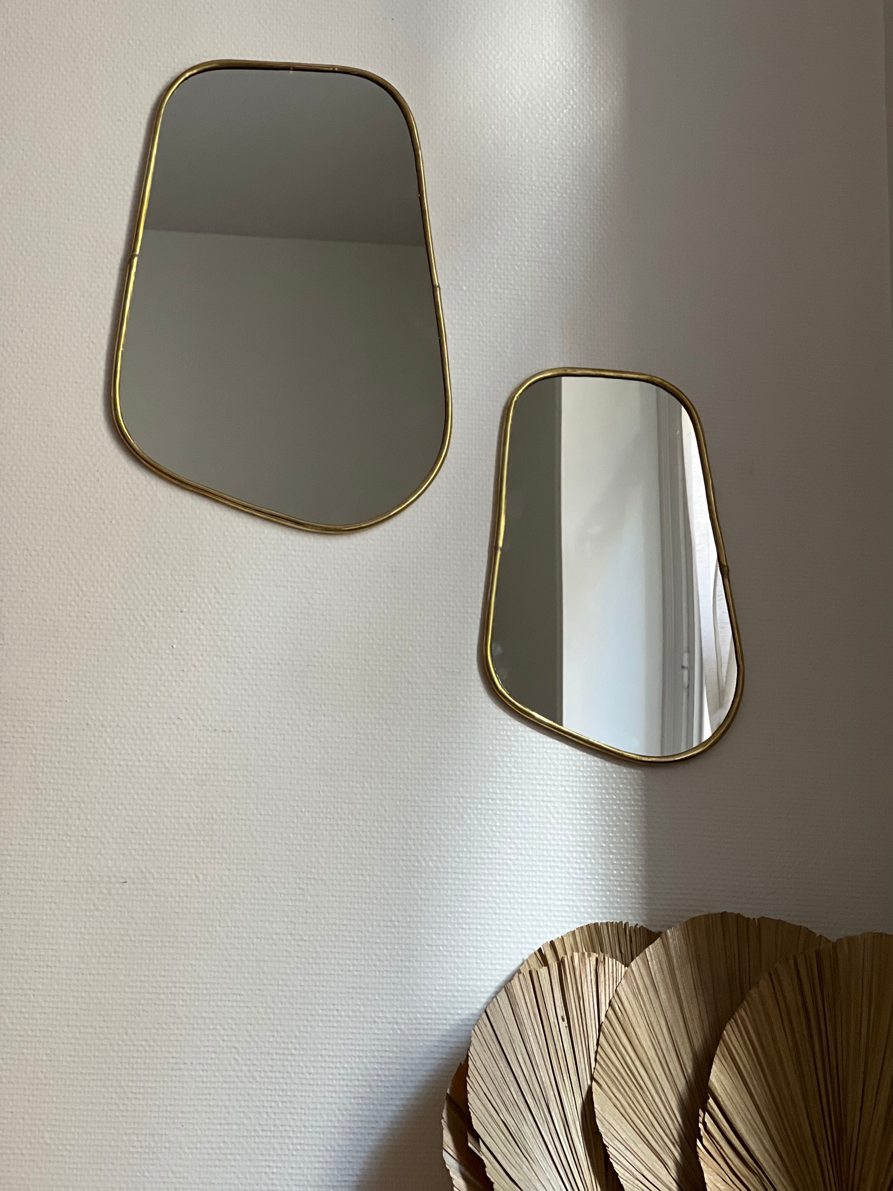 Organic trapeze mirror golden brass 43x40cm