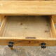 Table en bois 2 tiroirs