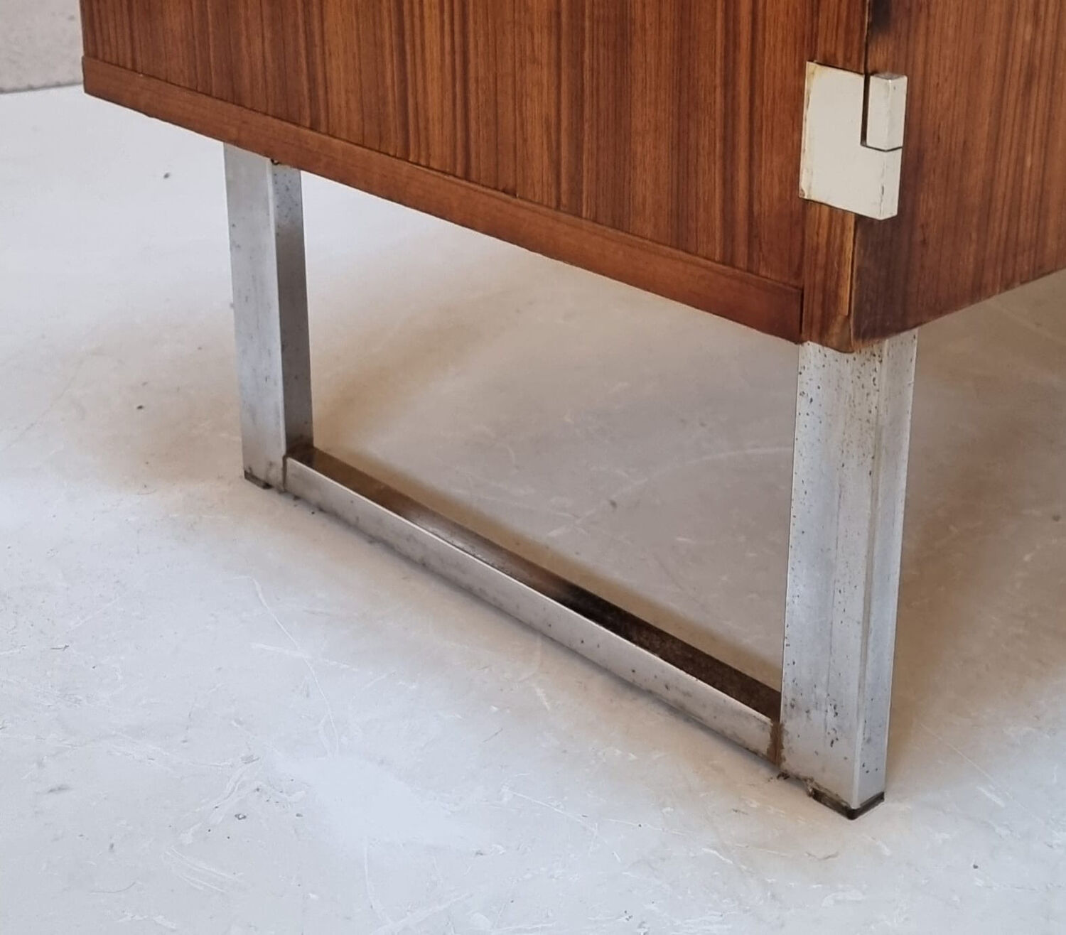 Armoire du milieu du siècle