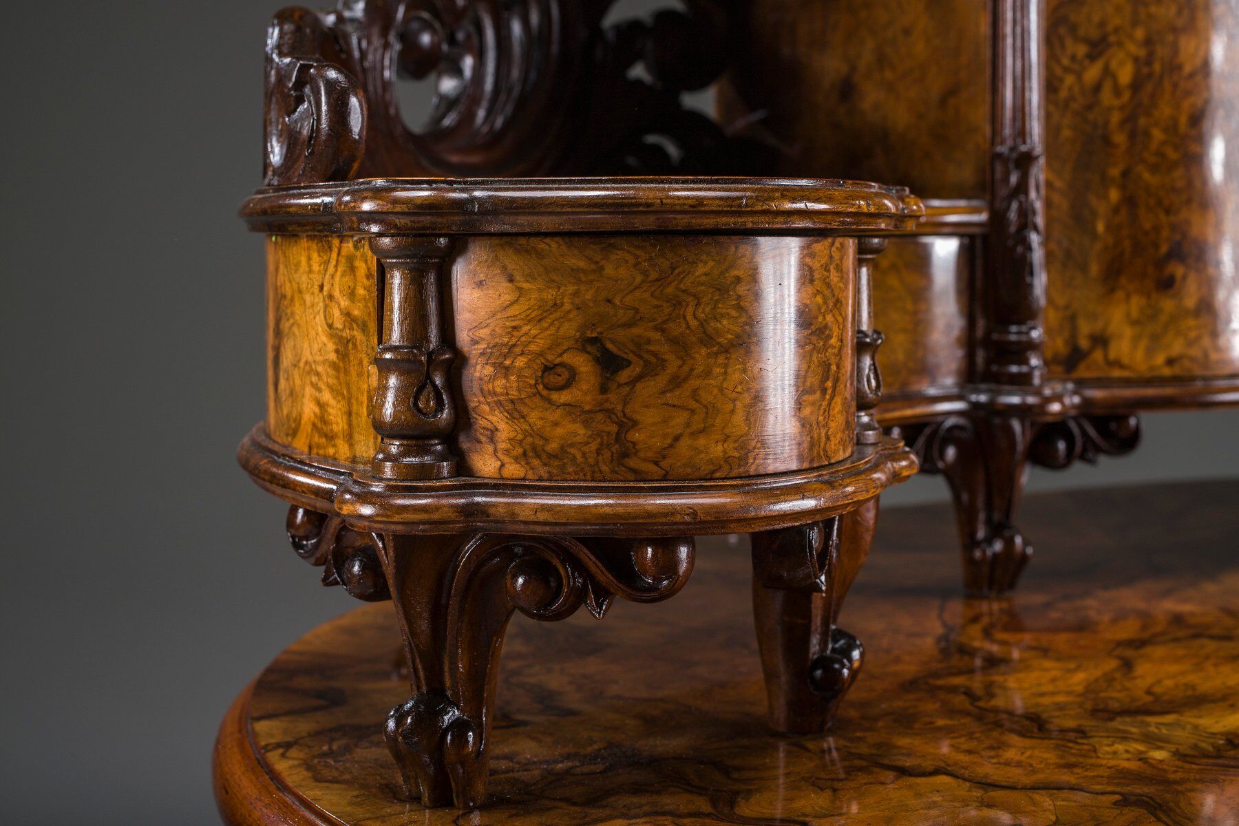 Coiffeuse en noyer Louis Philippe antique, 1860