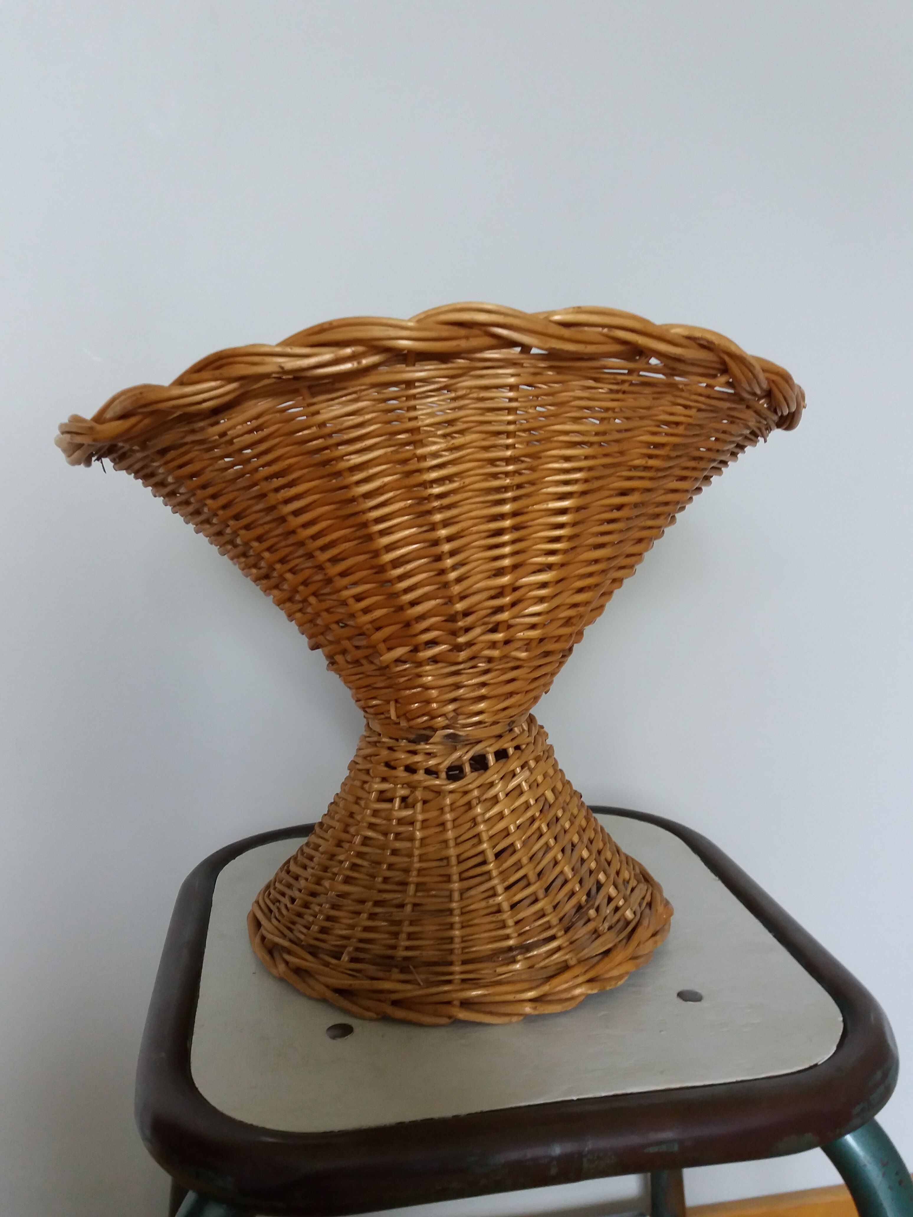 Rattan basket wicker vase cut