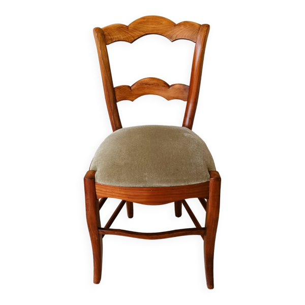 Chaise en bois ancienne