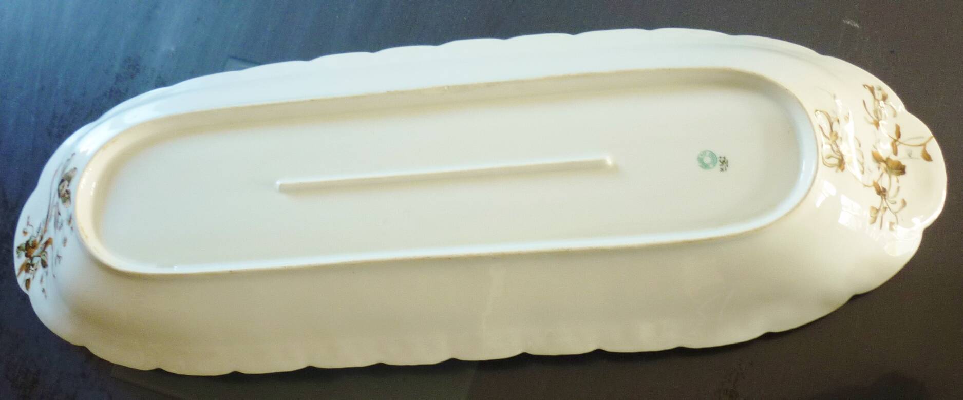 Long fish and meat dish, 19th century, Haviland Limoges porcelain, 66cm