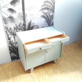 Chest of drawer