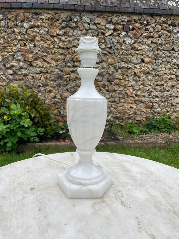 Lampe en albâtre vintage 1970
