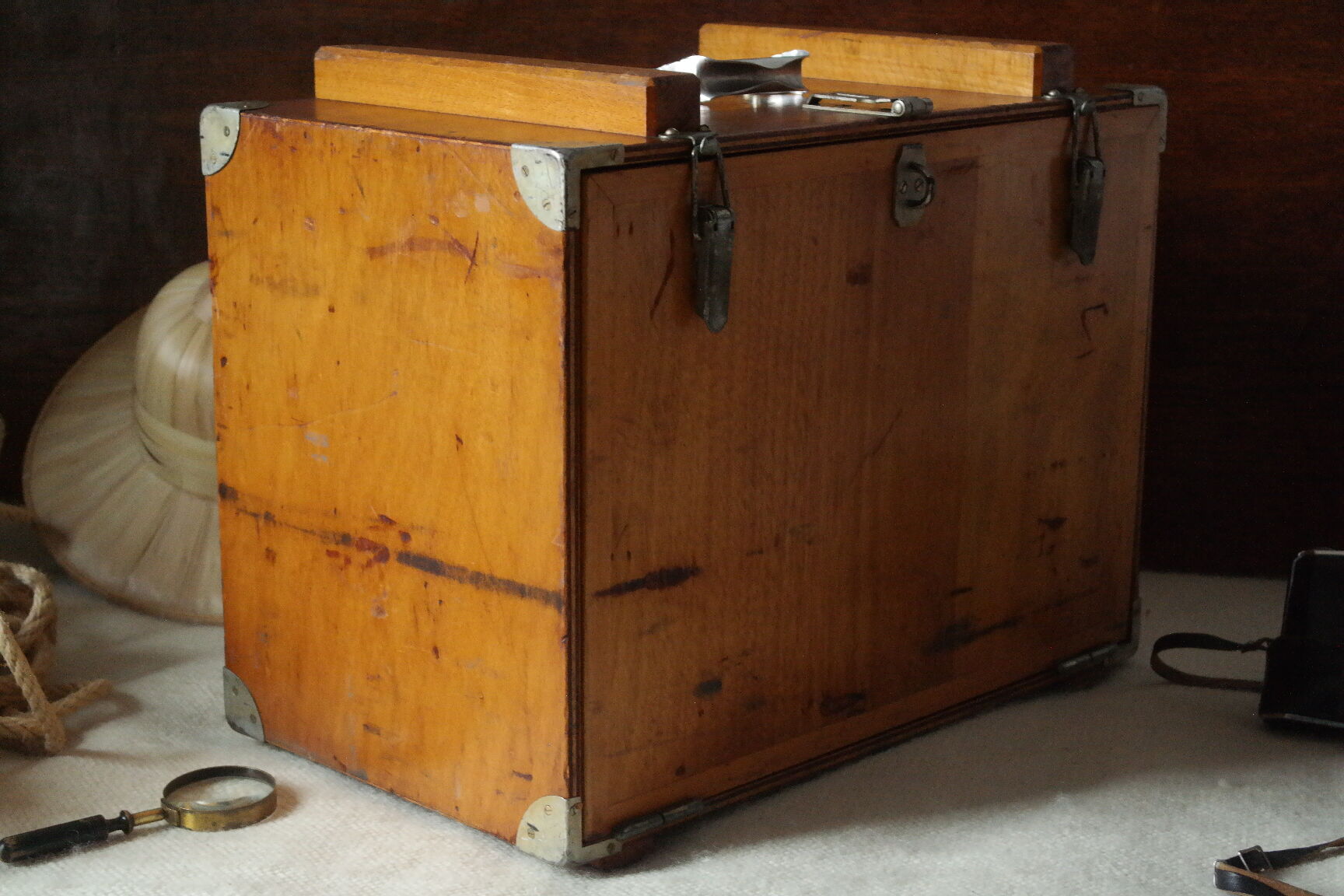 Caisse, vintage wood business firm