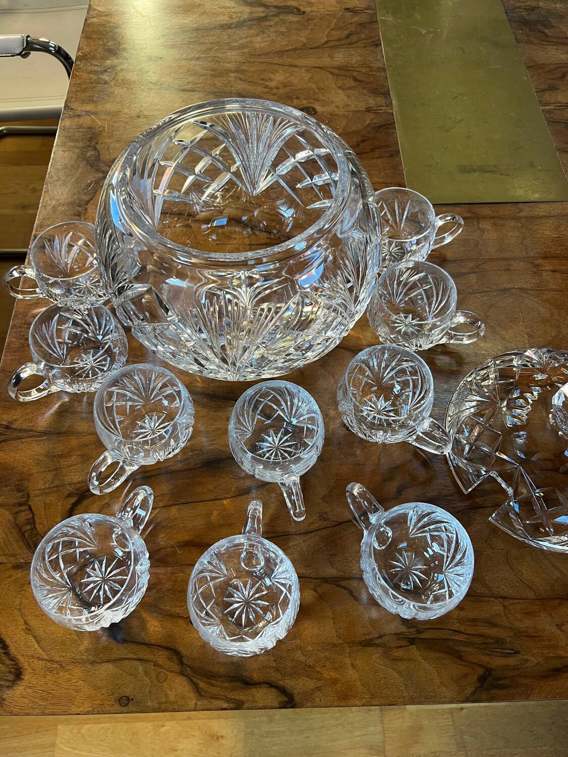 Crystal punch service