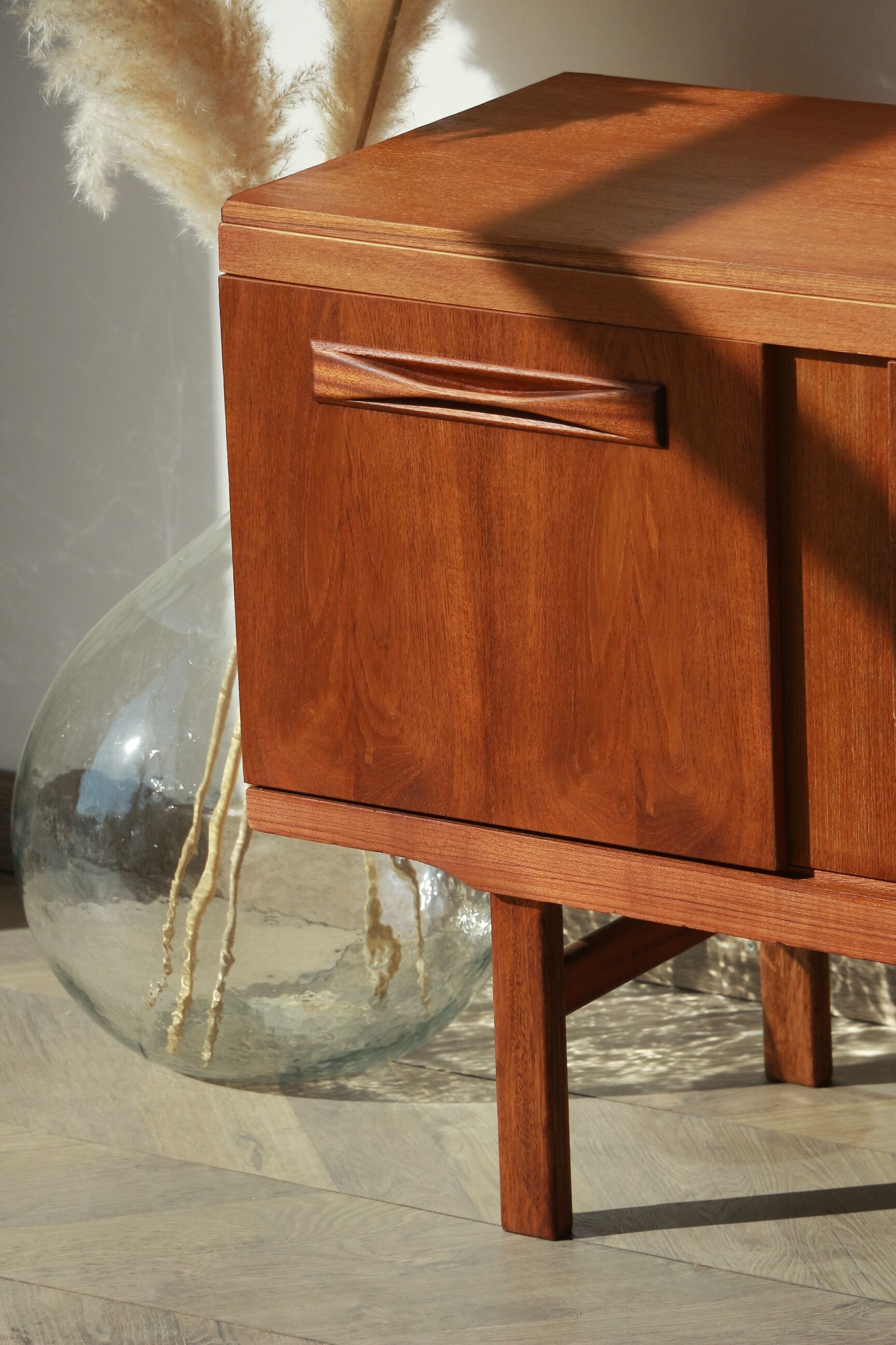 Scandinavian sideboard - long handles - 60s