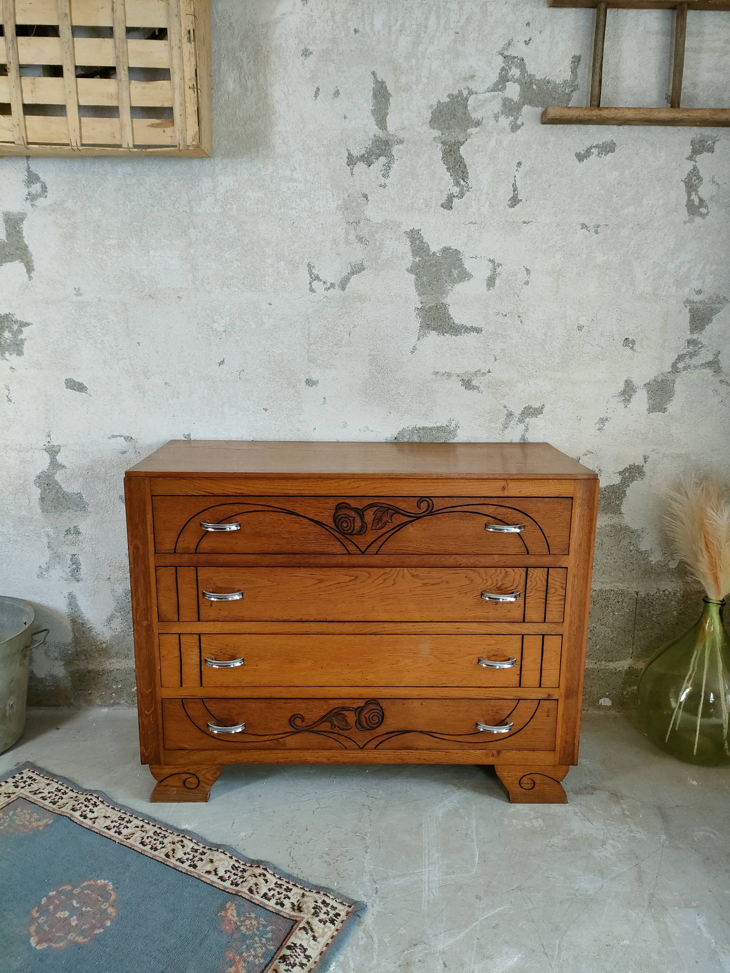 Art deco chest of drawers