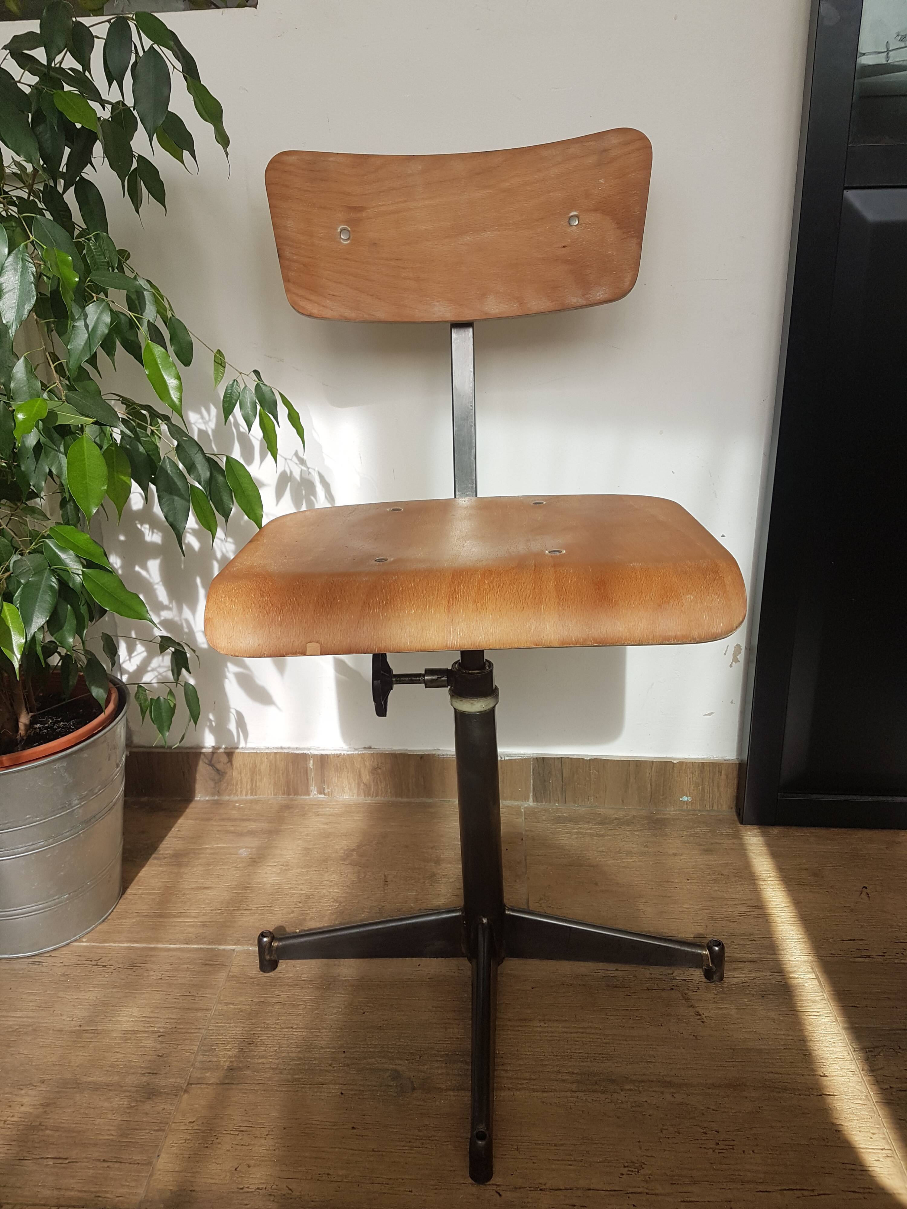 Chaise atelier réglable