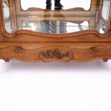 Vaisselier en noyer, porte en miroir, France vers 1900