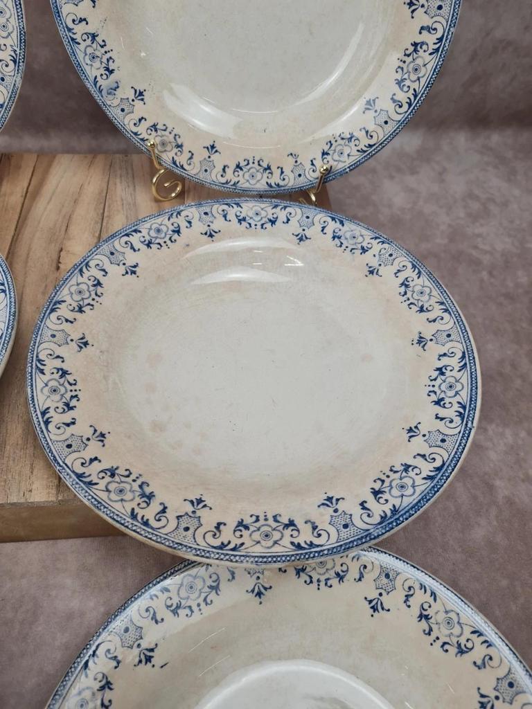 Set of 7 antique deep plates from Creil and Montereau, La Vallières service, 23 cm