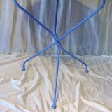 round outdoor table in ultramarine metal