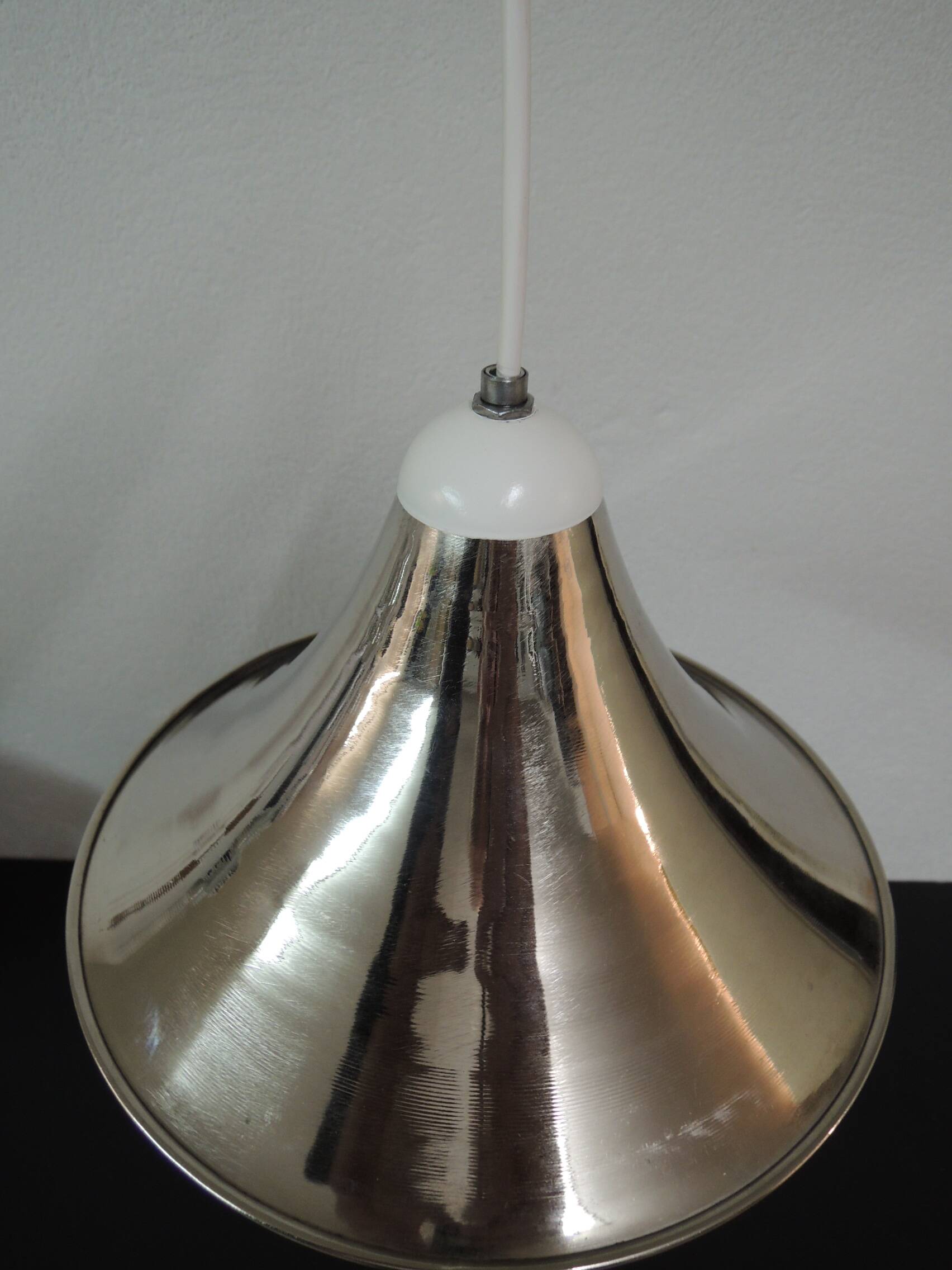 Metal suspension